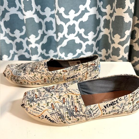 TOMS Venice Collection - Canvas Venice Italy Map Printed Loafers Shoes - Picture 2 of 5